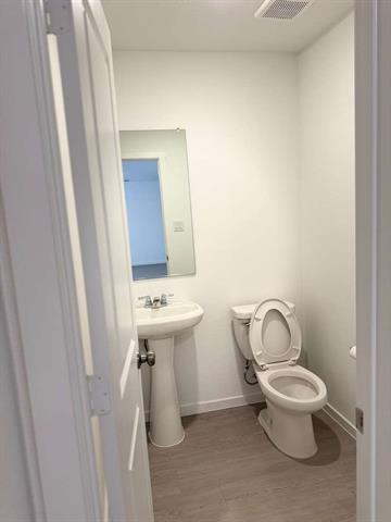 Building Photo - 205 Bable Run Dr