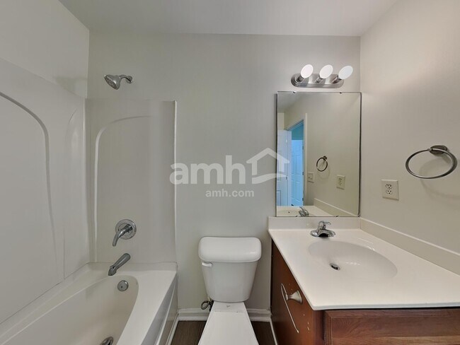 Building Photo - 8730 Royal Bluff Dr