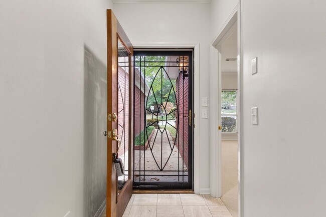 Building Photo - Verner School Zone - Fox Ridge Subdivision