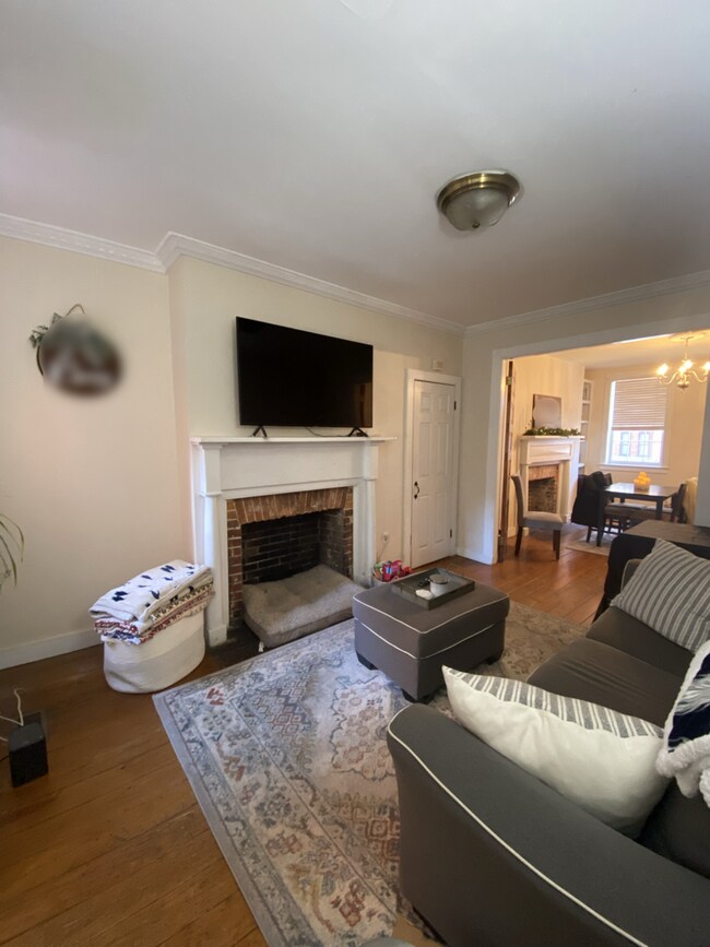 Primary Photo - 522 S Bond St