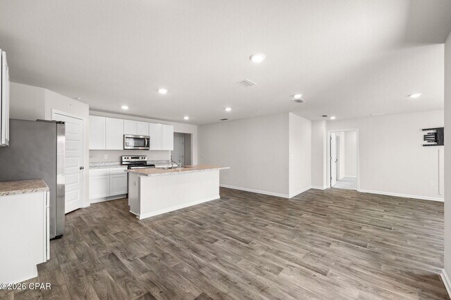 Building Photo - 5816 Viking Wy