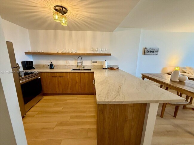 Building Photo - 2301 Collins Ave