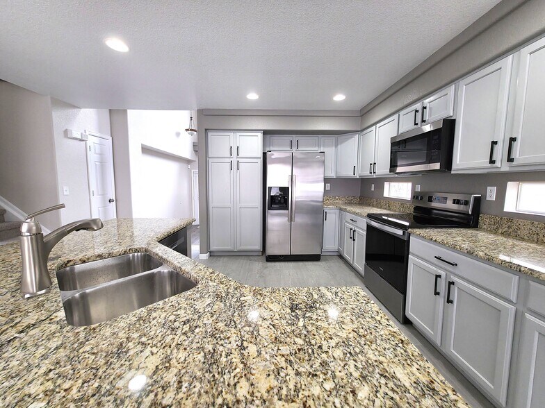 Building Photo - 4458 Lyndenwood Pt