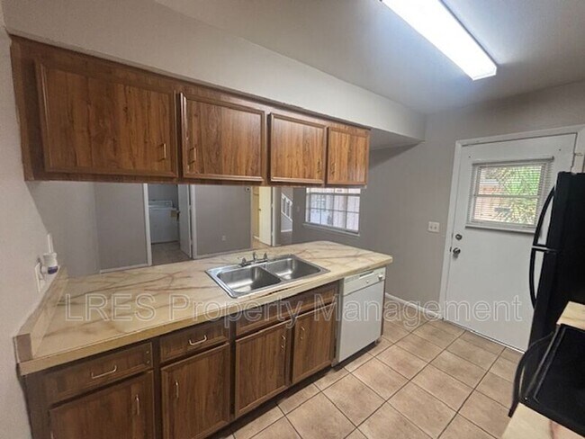 Building Photo - 4638 Lighthouse Cir
