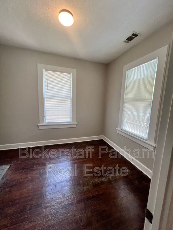 Building Photo - 3405 12th Ave