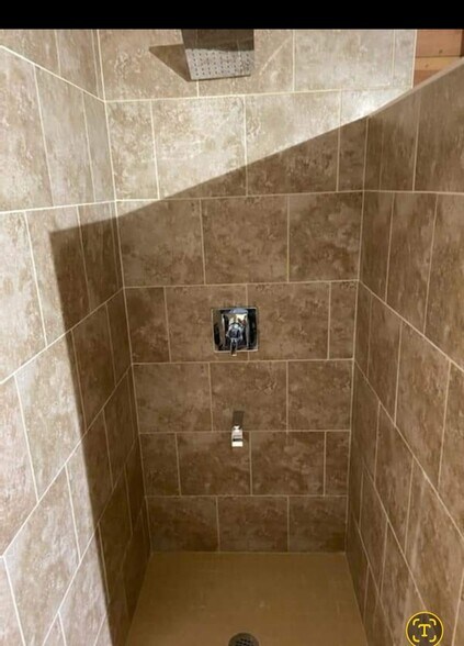 Bathroom - 2031 Beechaven Dr