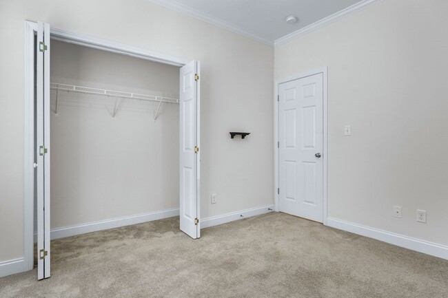 Building Photo - 112 Senah Dr