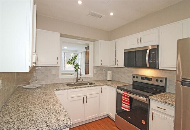 Building Photo - 38 La Rue Pl NW