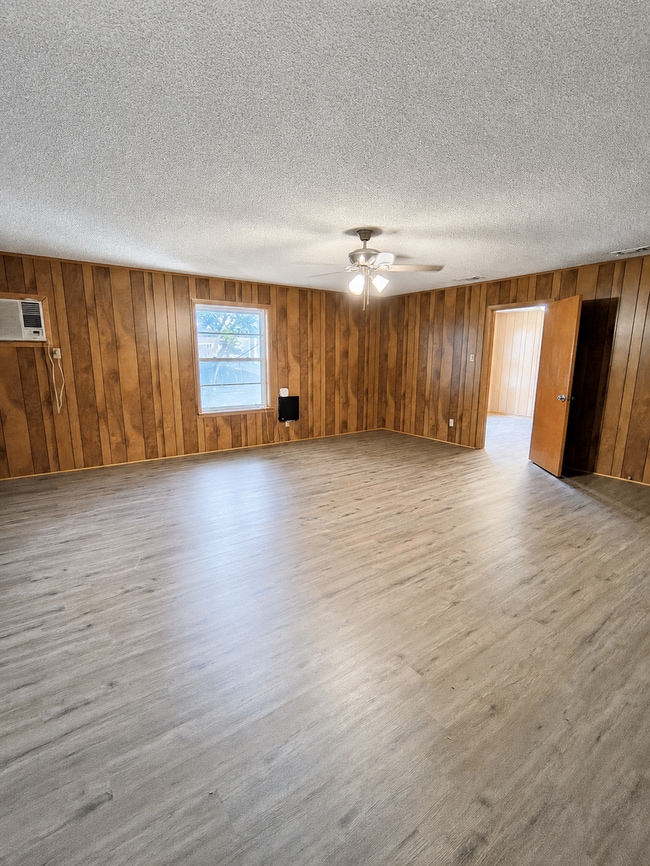 Building Photo - 244 La Salle Dr