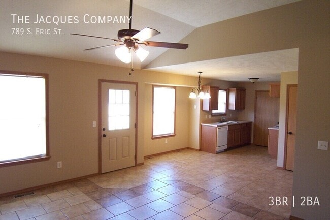 Building Photo - 789 S Eric St