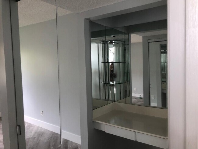 Building Photo - 9322 NW 9th Pl