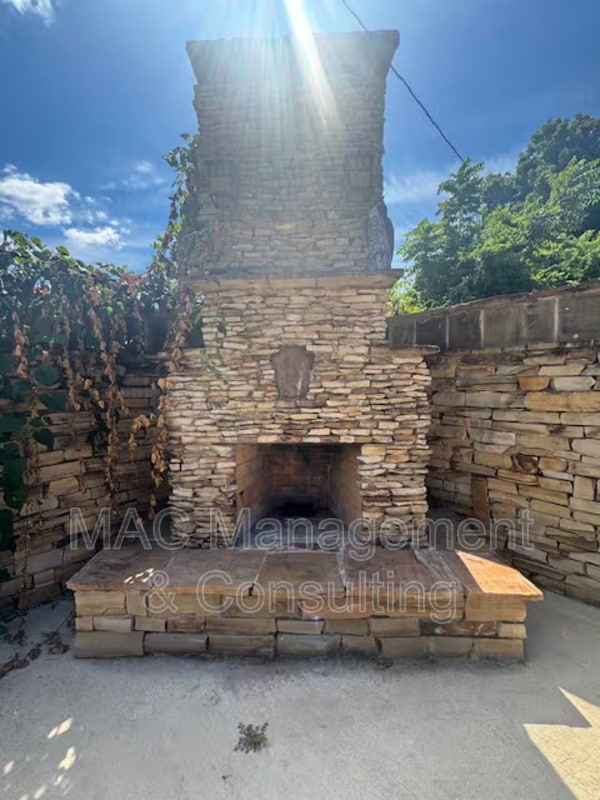 Building Photo - 335 N Peachtree Ave