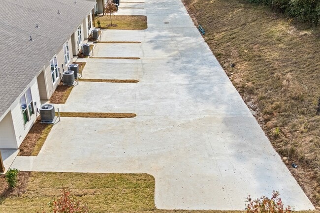 Building Photo - 116 Summer St