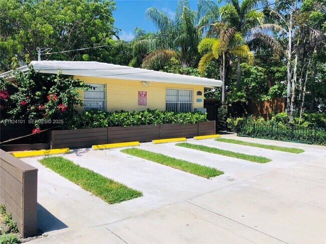 Building Photo - 586 NE 62nd St