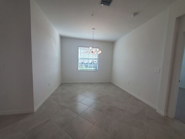 Building Photo - 20660 HAZELNUT Ct