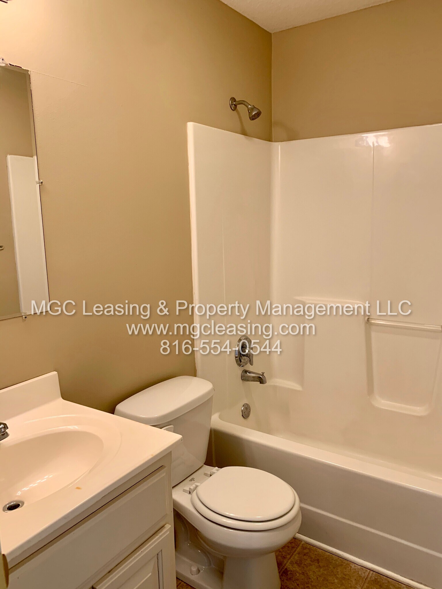 Building Photo - 816 NE Westwind Ln