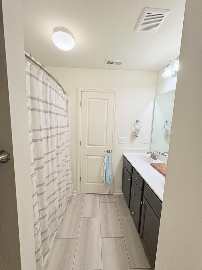 Building Photo - 456 Sullivan Loop Rd