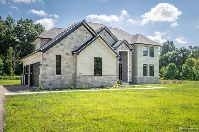 Building Photo - 5344 Birch Dr