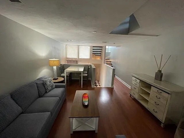 Building Photo - 815 W Pensacola St