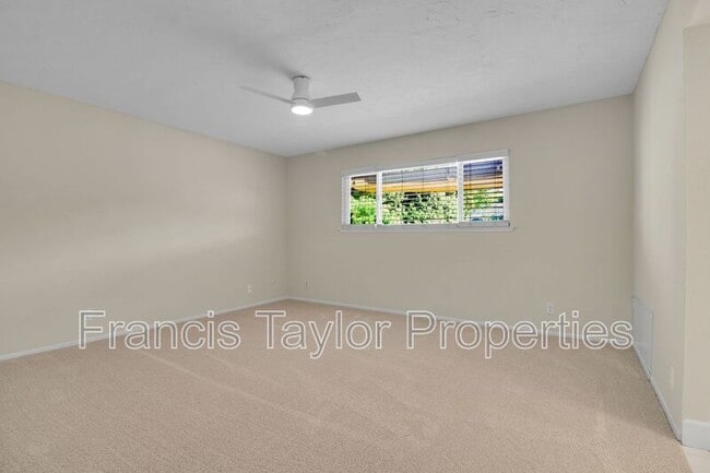 Building Photo - 2053 Habero Dr