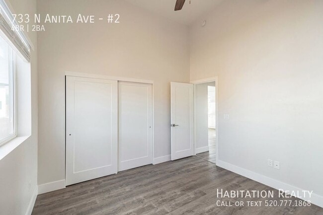 Building Photo - 733 N Anita Ave