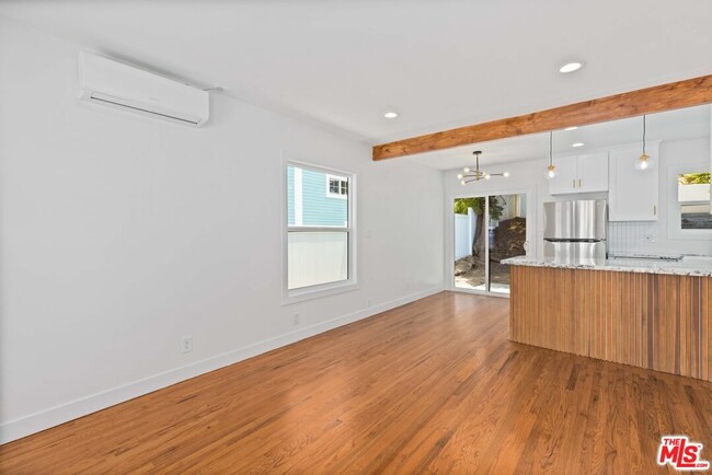 Building Photo - 1942 Chickasaw Ave