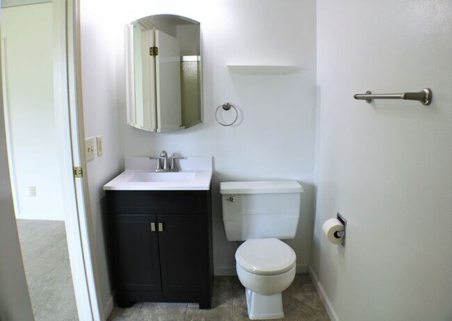 Building Photo - $2,350 | 3 Bedroom, 3 Bathroom House | No ...