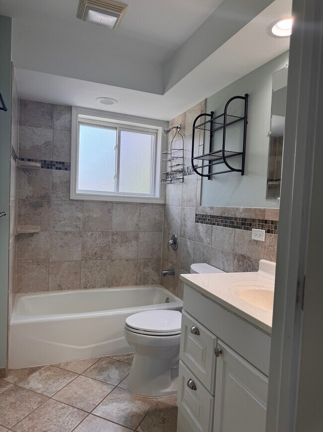 Building Photo - 717 Strom Dr