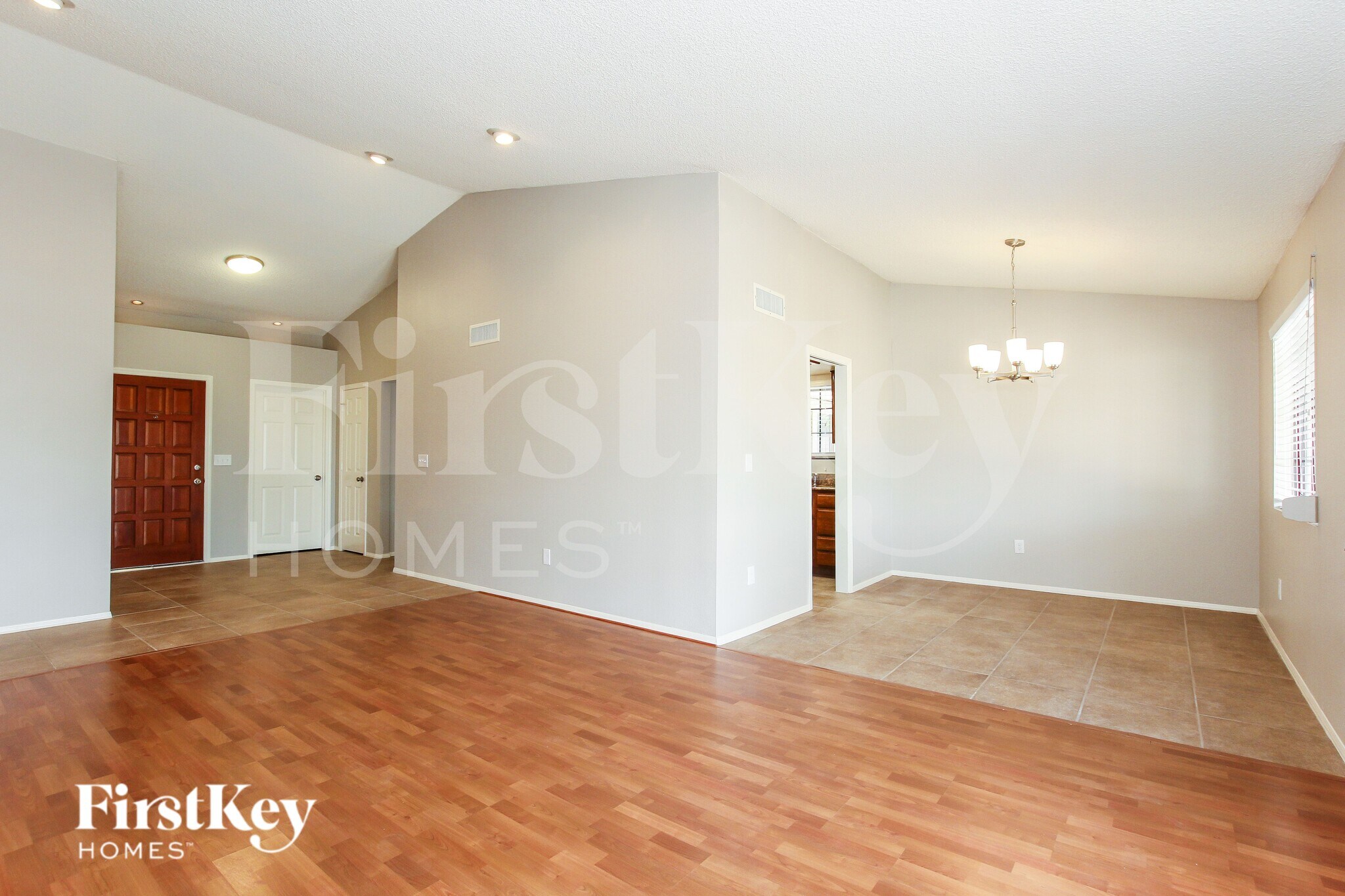 Building Photo - 4323 E Beck Ln