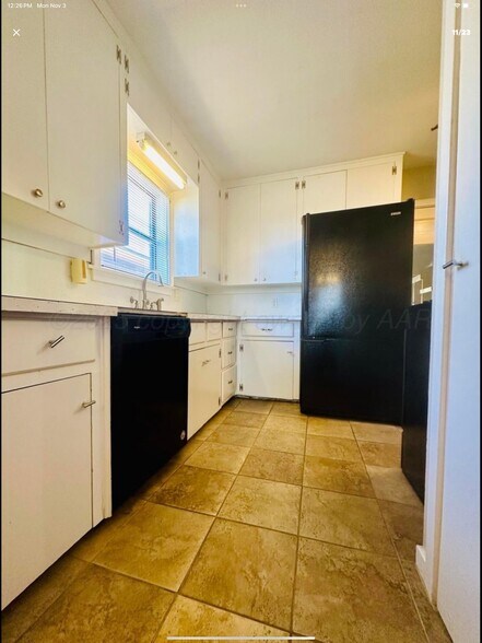 Kitchen - 1603 Takewell St