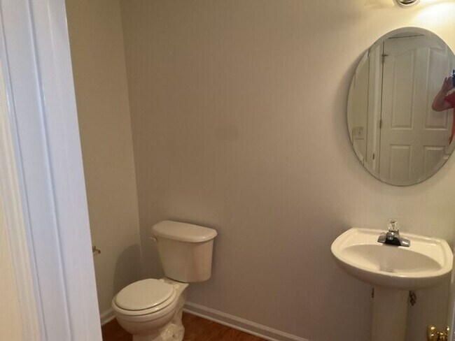 Building Photo - Beautiful Northeast Columbia Home