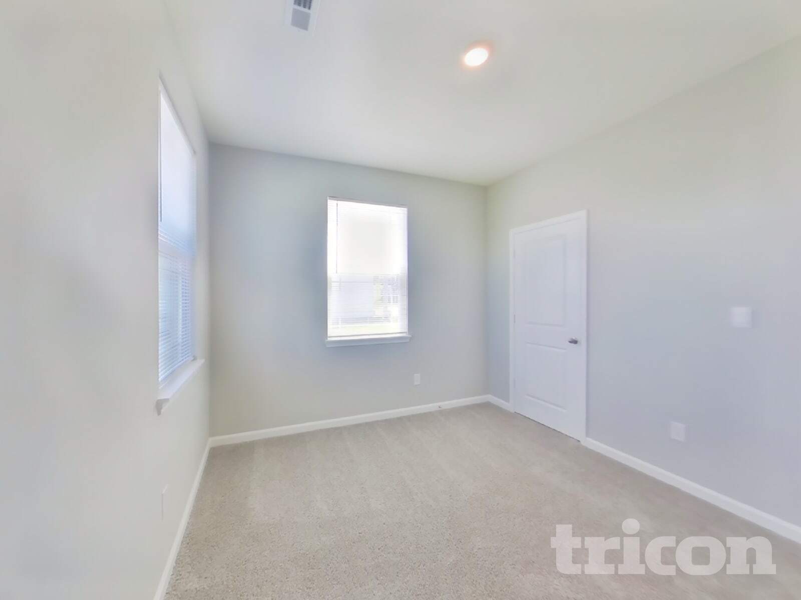 Building Photo - 1658 Fairmount Dr