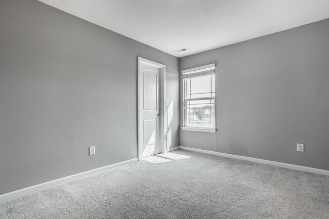 Building Photo - 3317 S Ansley Dr