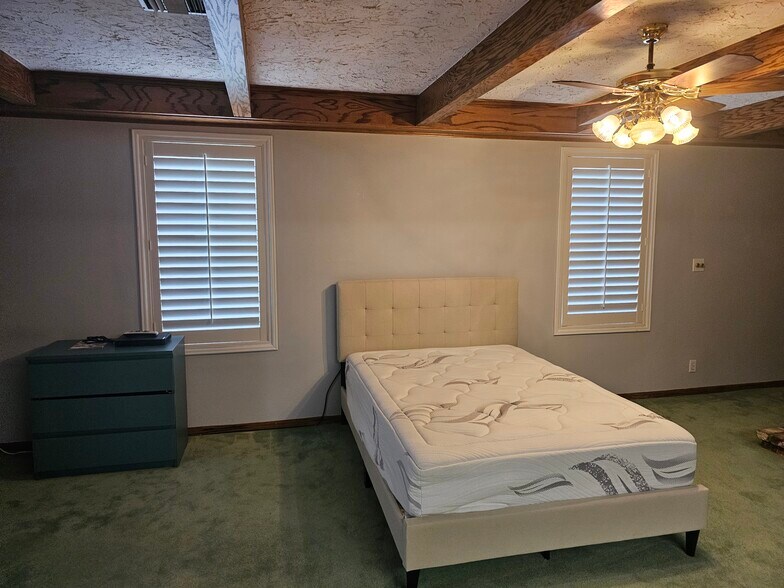 Building Photo - 3934 Alonzo Ave