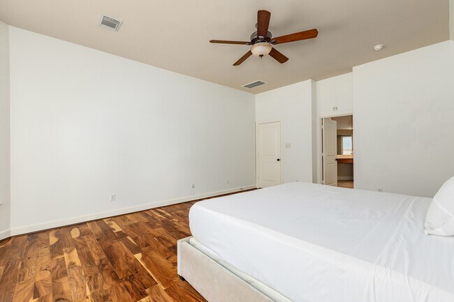 Building Photo - 27 N Arrow Canyon Cir
