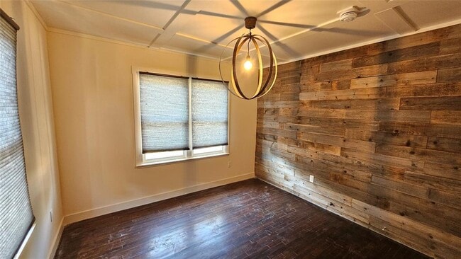 Building Photo - 1614 N Lynn St