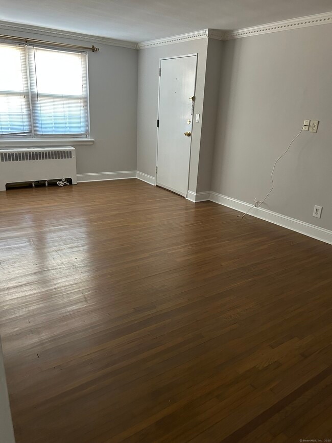 Building Photo - 45 Standish Rd
