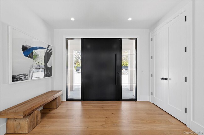 Building Photo - 510 Abrahams Path