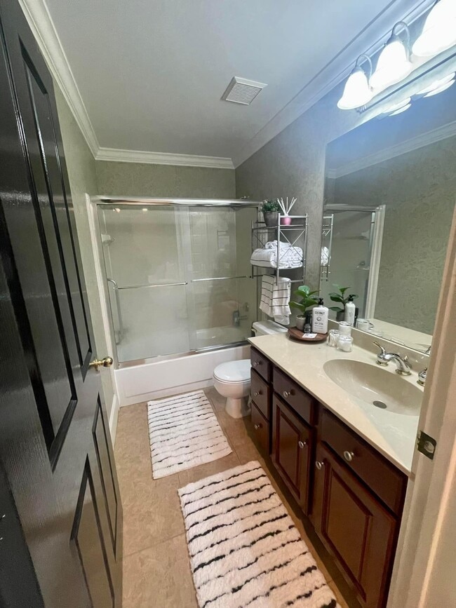 Building Photo - 900 Taylor St