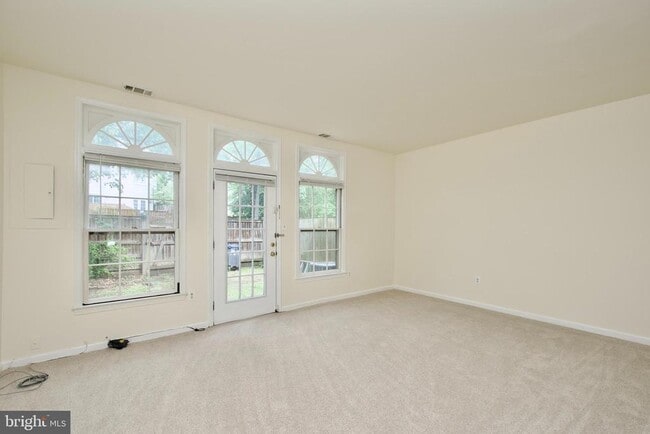 Building Photo - 7810 Lake Pleasant Dr