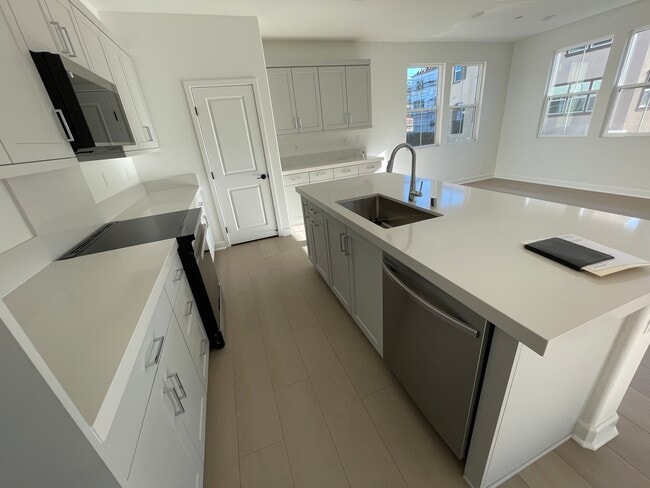 Building Photo - 1402 Mountain Laurel Rd