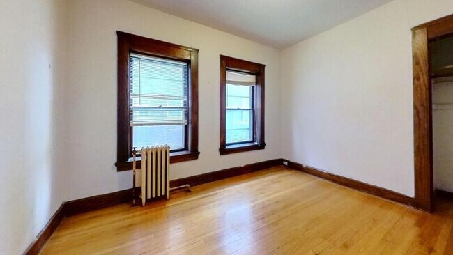 Building Photo - 111 E Gorham St