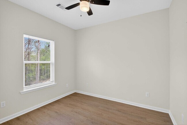 Building Photo - 2001-2003 Scotty Ct