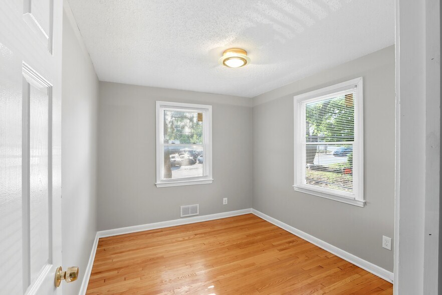 Building Photo - 4924 Frankford Ave