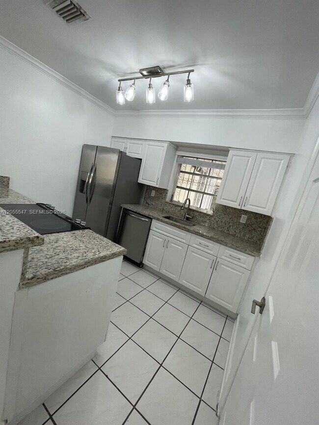 Building Photo - 828 Lorca St