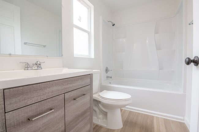 Building Photo - 4847 SE 65th Ave