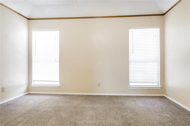 Building Photo - 6329 N Park Dr