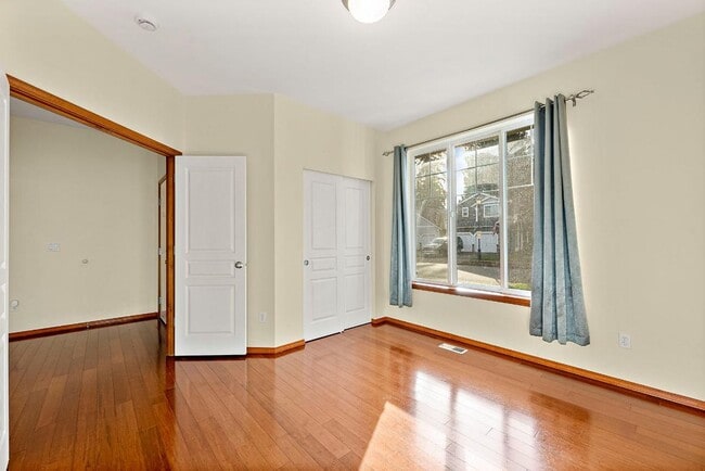 Building Photo - Beautiful Single-Story Olympia Home with Dog Wash, Garden Beds & Thoughtful Layout