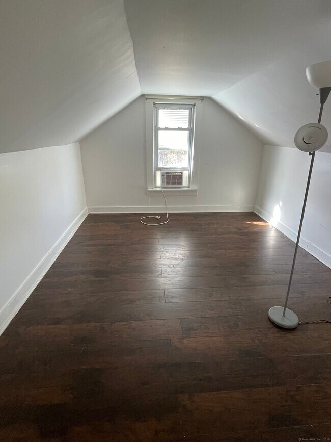 Building Photo - 31 Francis Ave