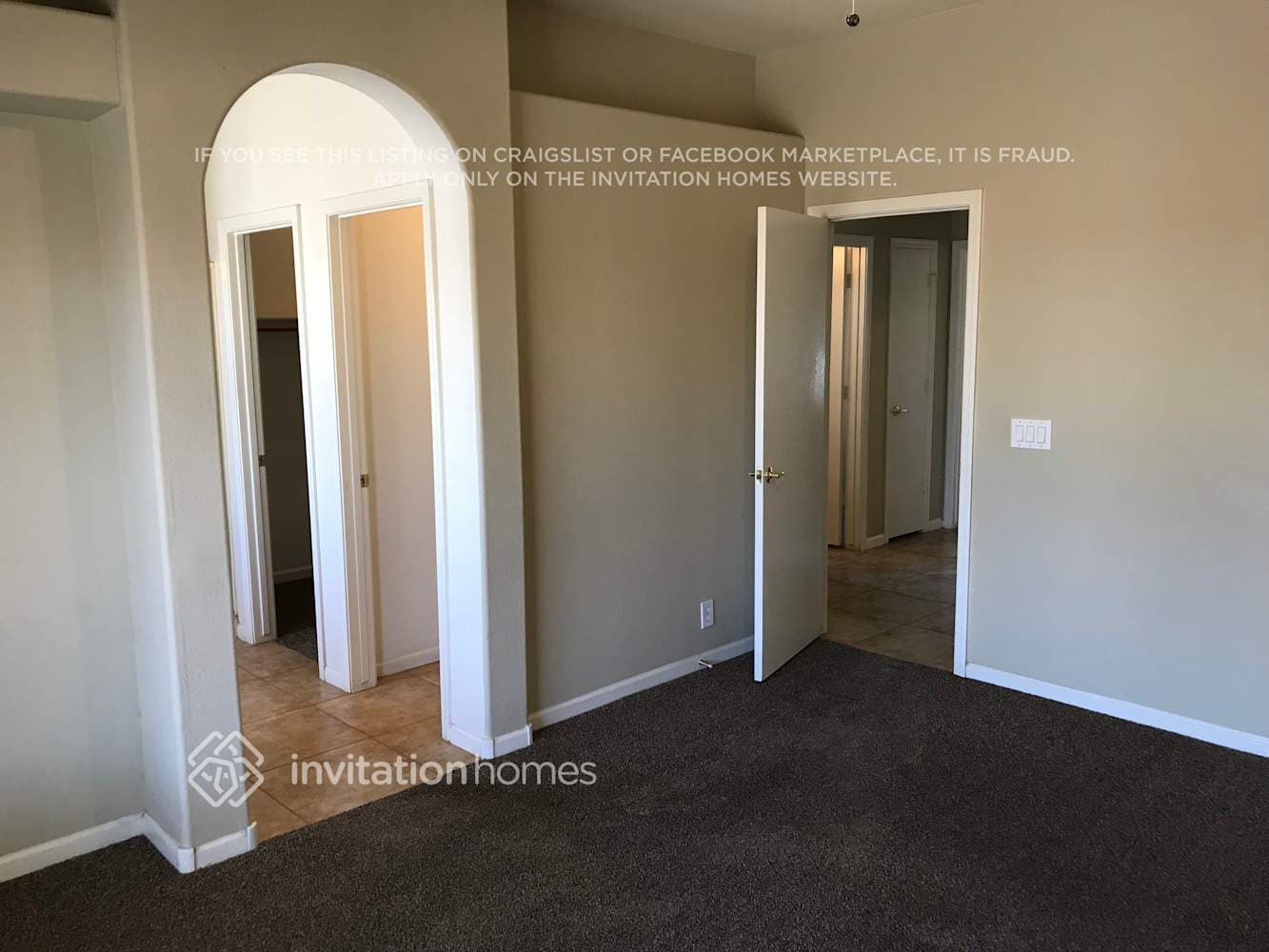 Building Photo - 10131 W Oregon Ave